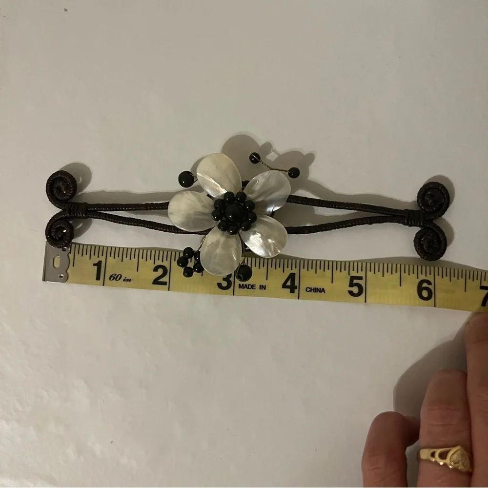 Womens BRACELET HANDCRAFTED NATURAL STONE FLOWER Mother Pearl Gift Birthday Chic
